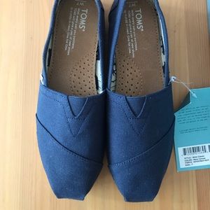 TOMS Navy Canvas Women's Classics NWT